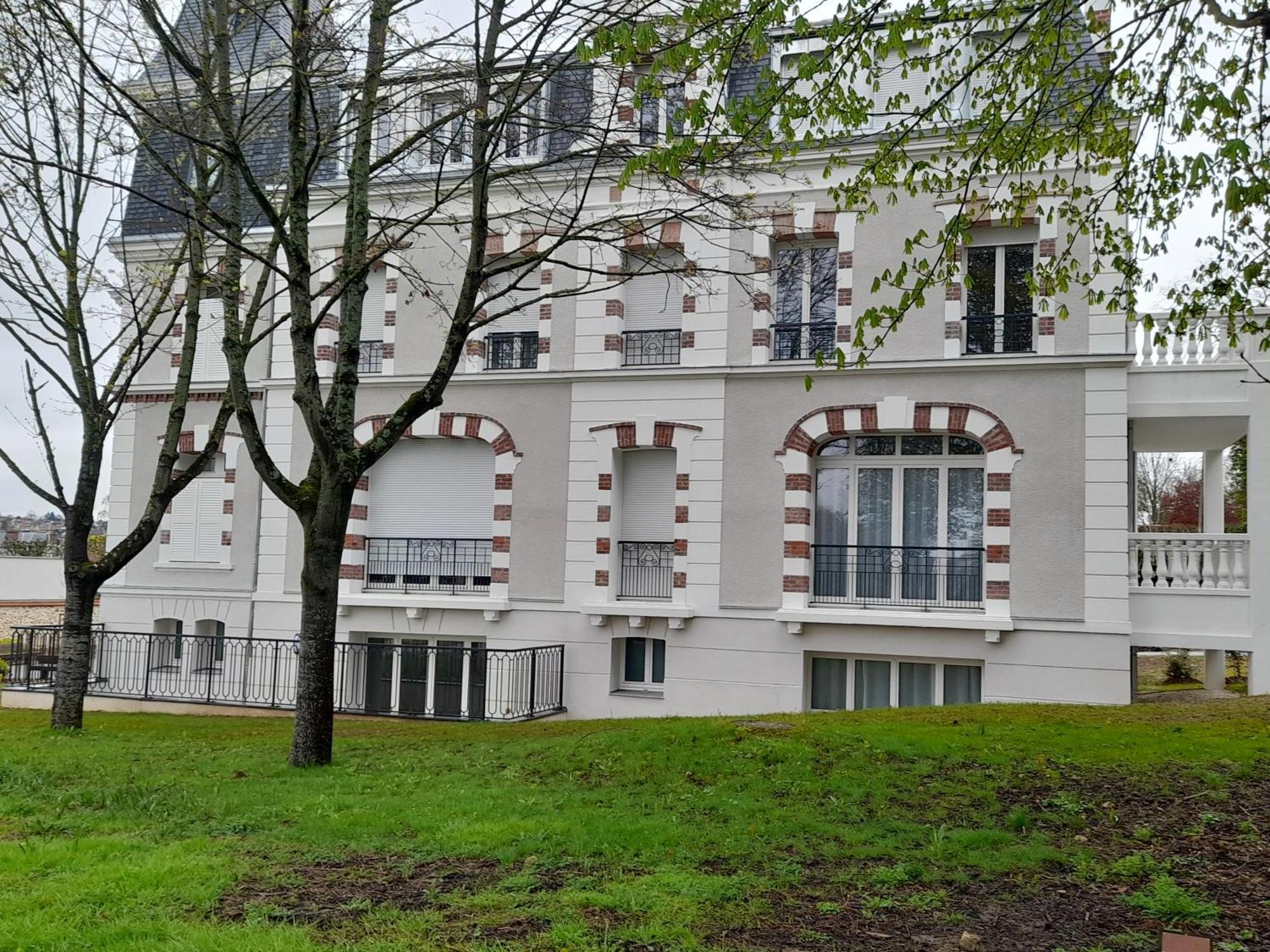 Appart Dans Petit Chateau En Centre Ville Lagny-sur-Marne Luaran gambar