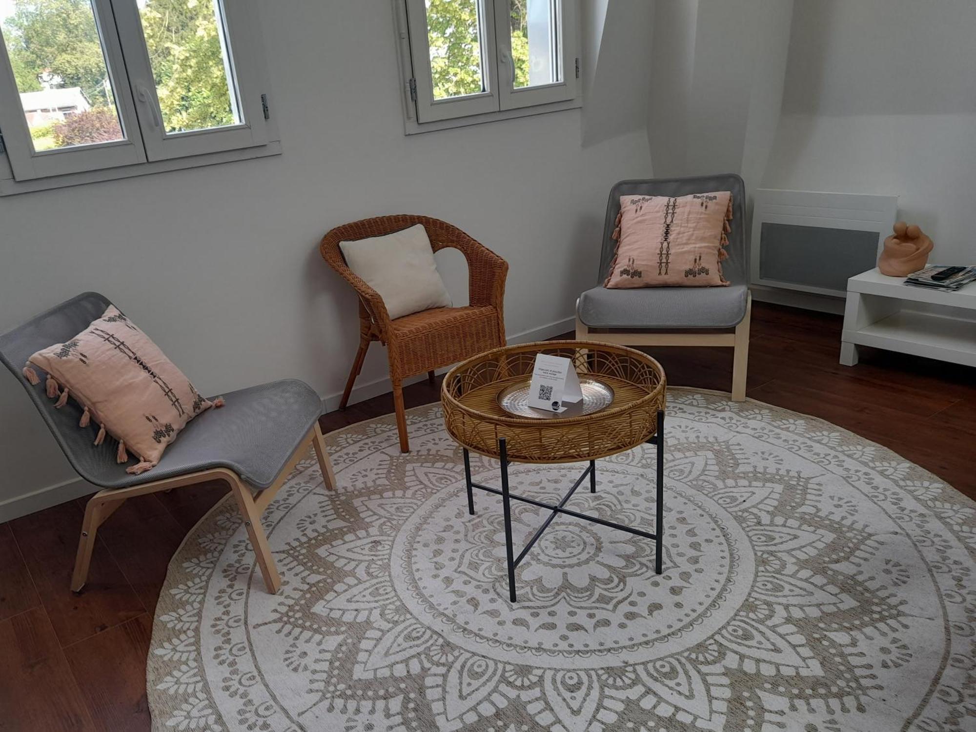 Appart Dans Petit Chateau En Centre Ville Lagny-sur-Marne Luaran gambar