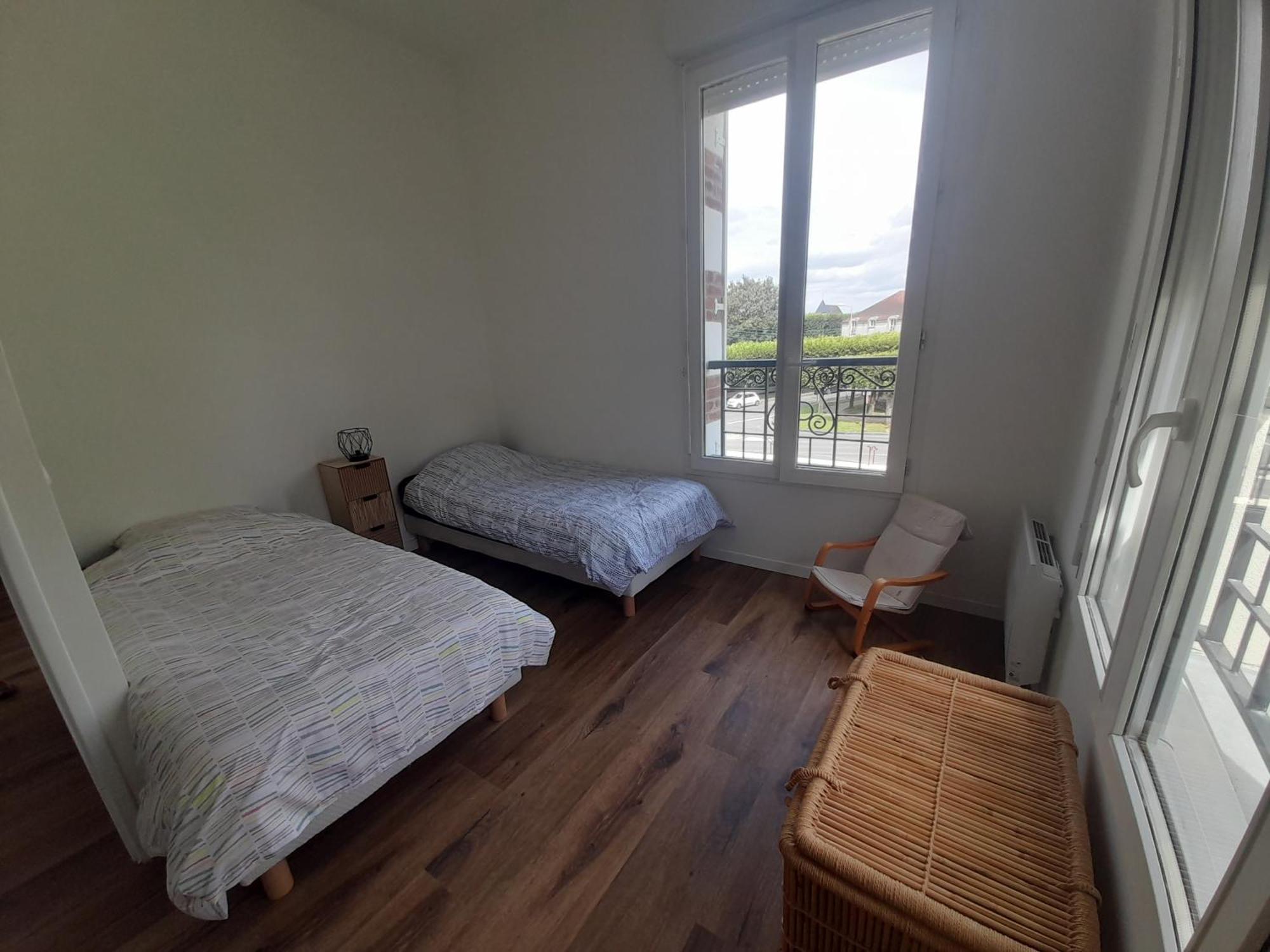Appart Dans Petit Chateau En Centre Ville Lagny-sur-Marne Luaran gambar